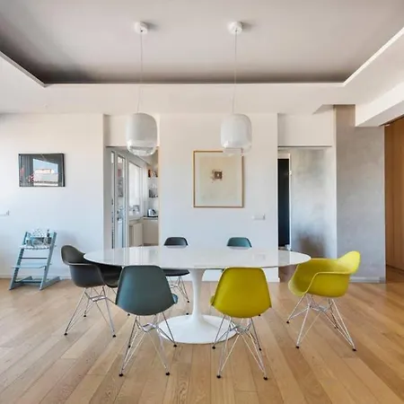 Extra-bright Designer Flat In The City Centre *