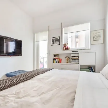 Extra-bright Designer Flat In The City Centre *